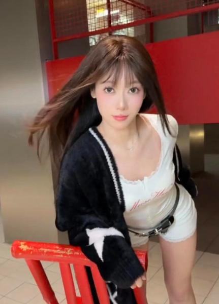 柳芳退役后当擦边主播7小时涨粉近40万九游会J9入口16枚金牌的中国冠军吴